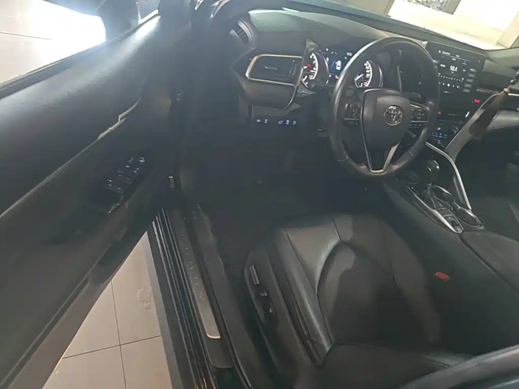 Toyota Camry — миниатюра 16