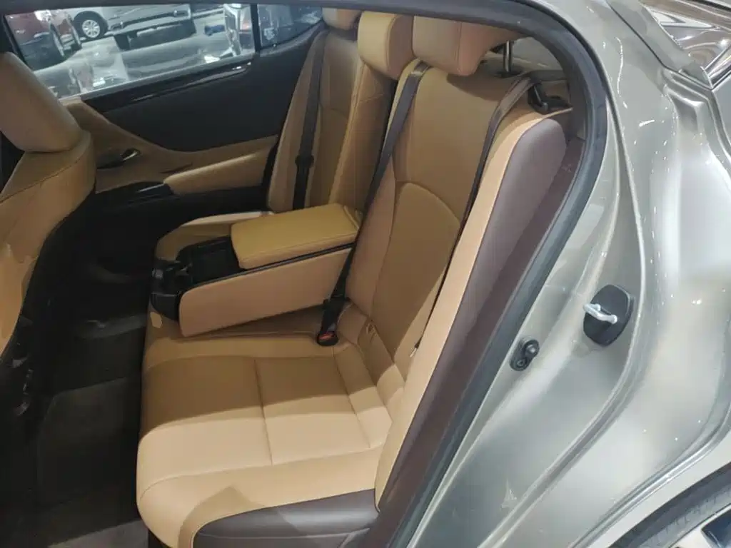 Lexus ES — миниатюра 17