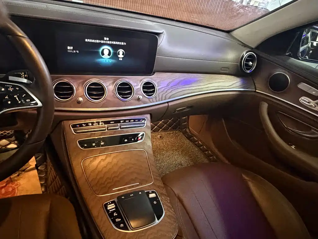 Mercedes-Benz E-Class — миниатюра 13