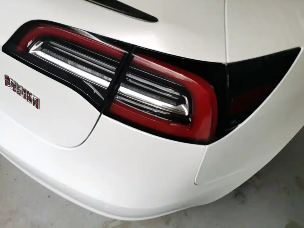 Tesla Model 3 — миниатюра 8