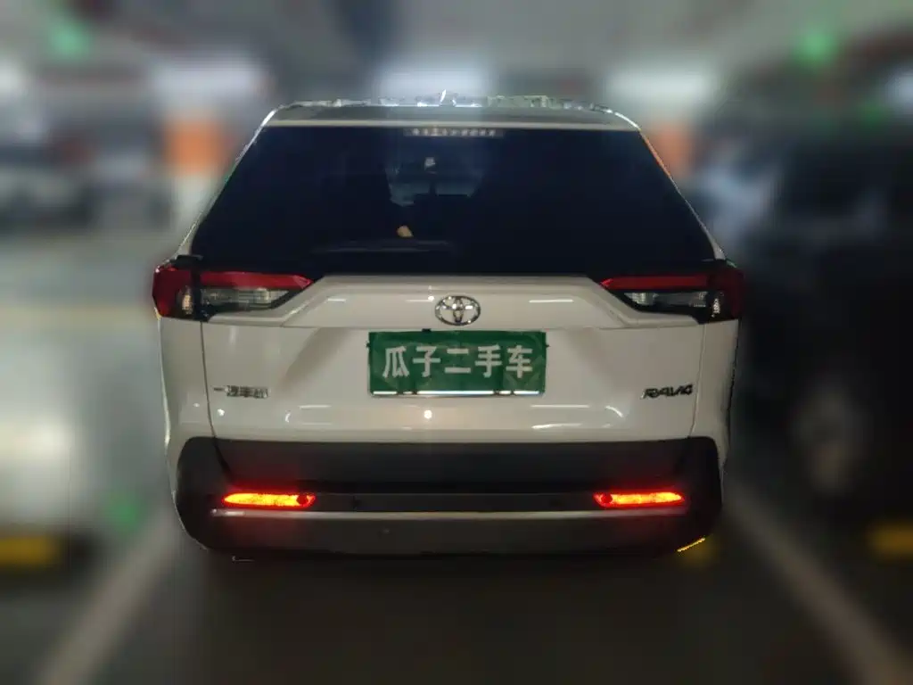 Toyota RAV4 — миниатюра 4