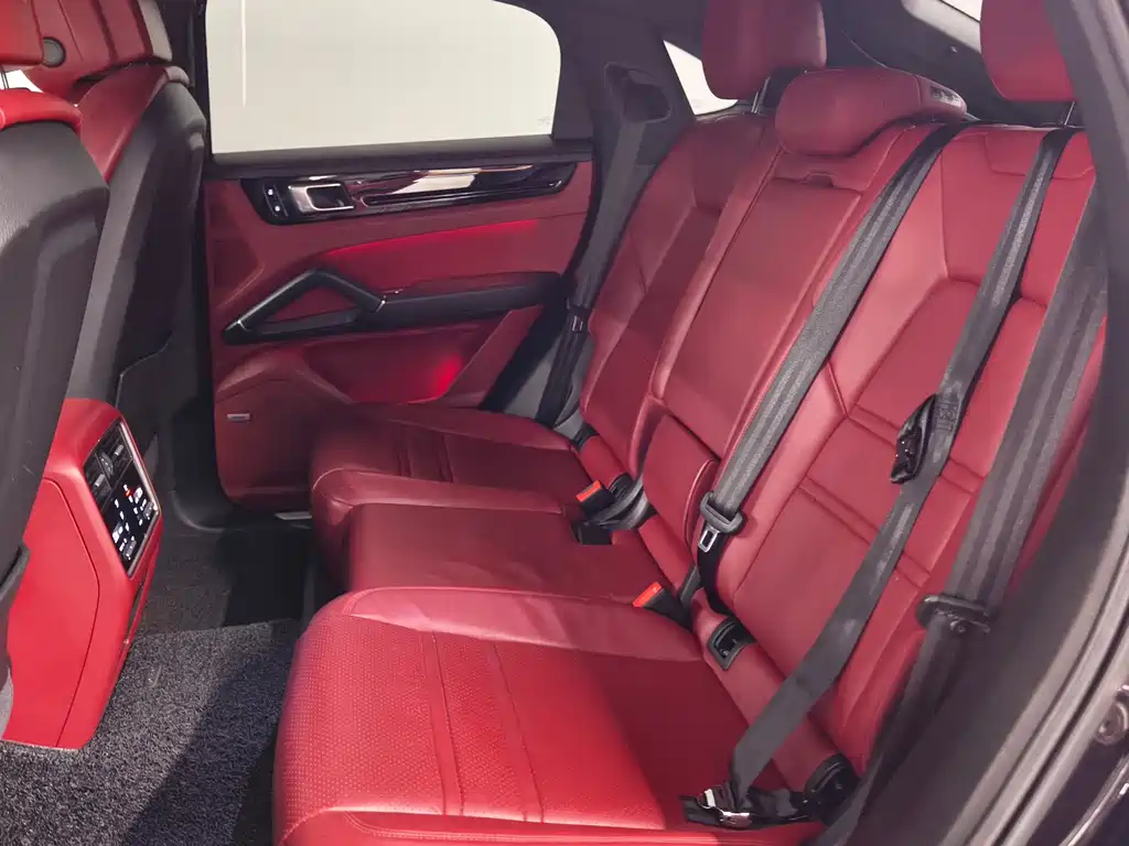 Porsche Cayenne — миниатюра 10