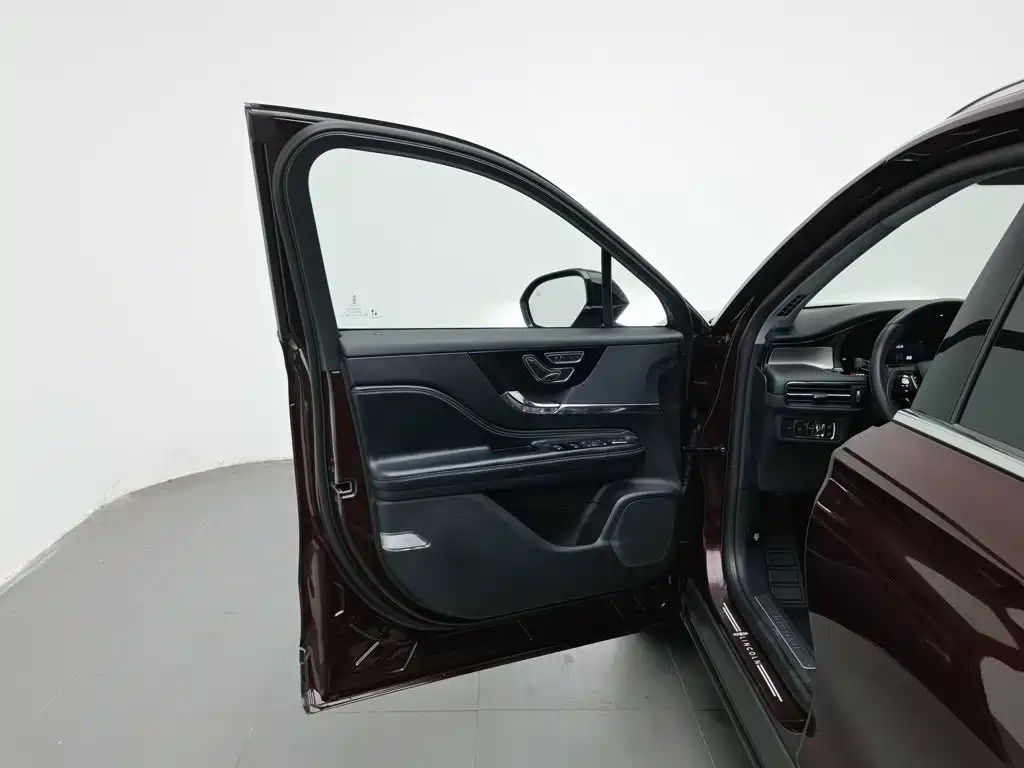 Lincoln Corsair — миниатюра 8