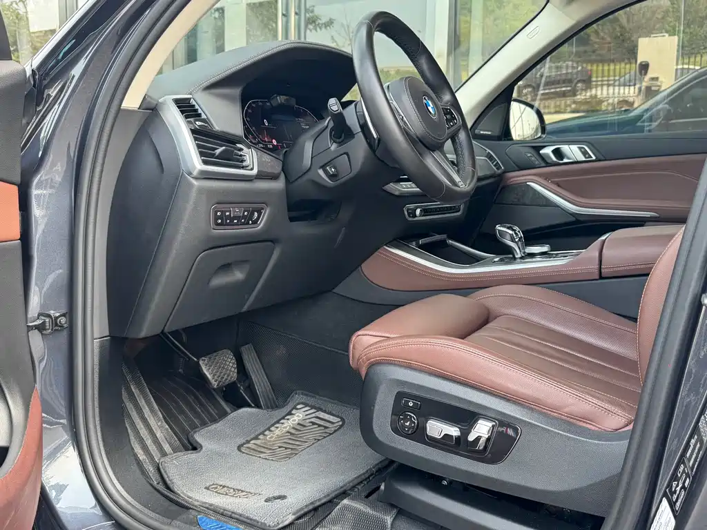 BMW X5 (Import) — миниатюра 13