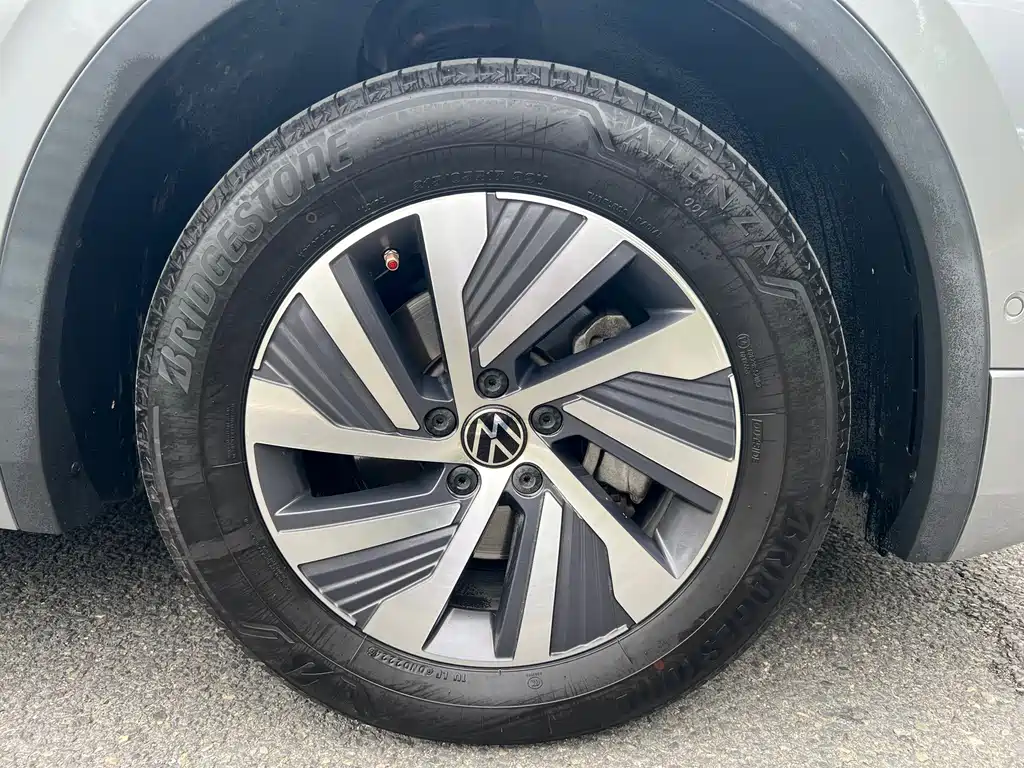Volkswagen Tiguan L PHEV — миниатюра 13