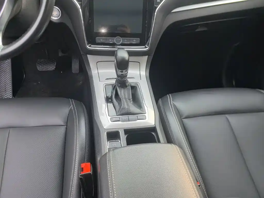 Roewe RX5 — миниатюра 14