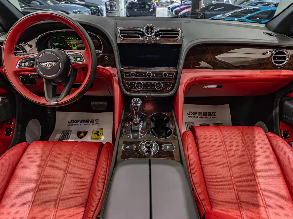 Bentley Bentayga — миниатюра 5