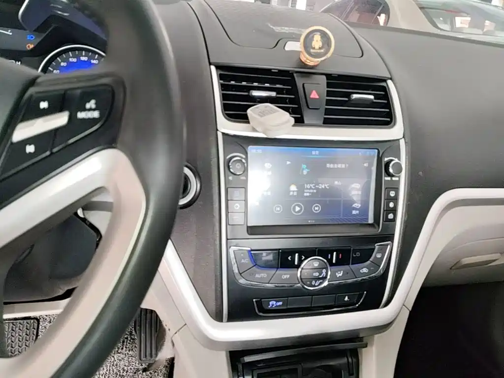 Geely Emgrand — миниатюра 13