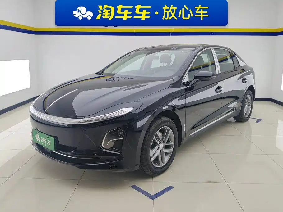 Hongqi Hongqi E-QM5