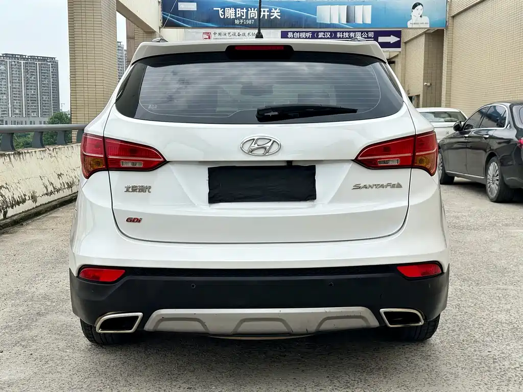 Hyundai Santa Fe 2013 2.4L AT
