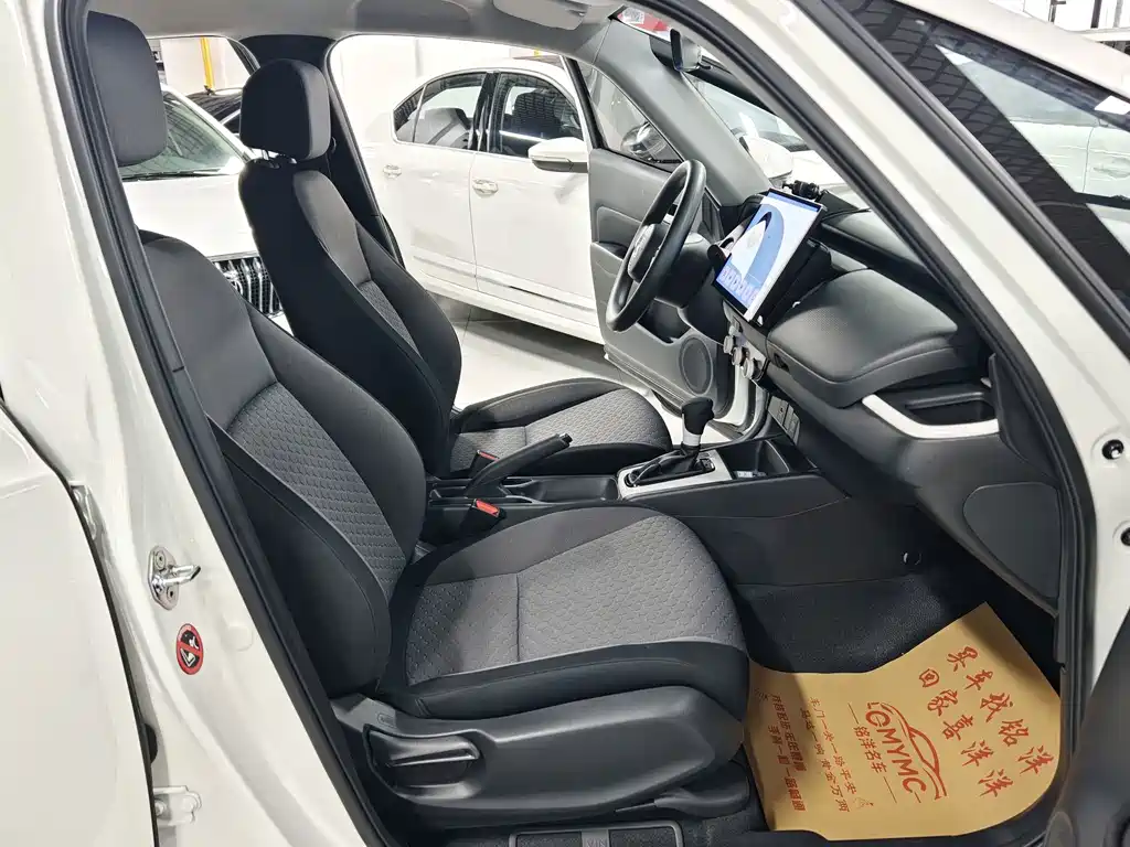 Honda Fit — миниатюра 8