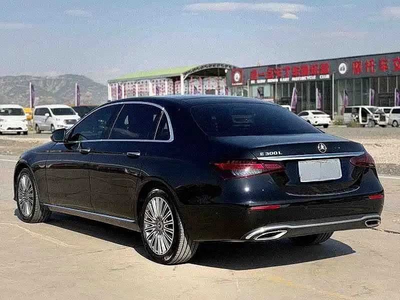 Mercedes-Benz E-Class — миниатюра 4