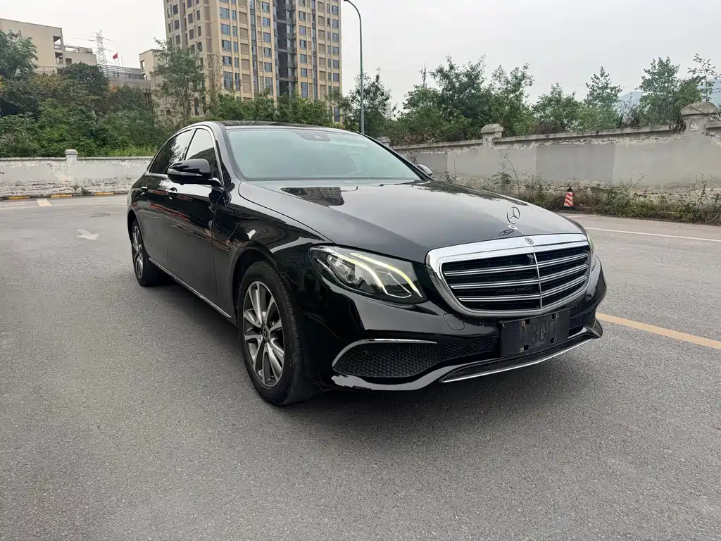 Mercedes-Benz E-Class — миниатюра 3