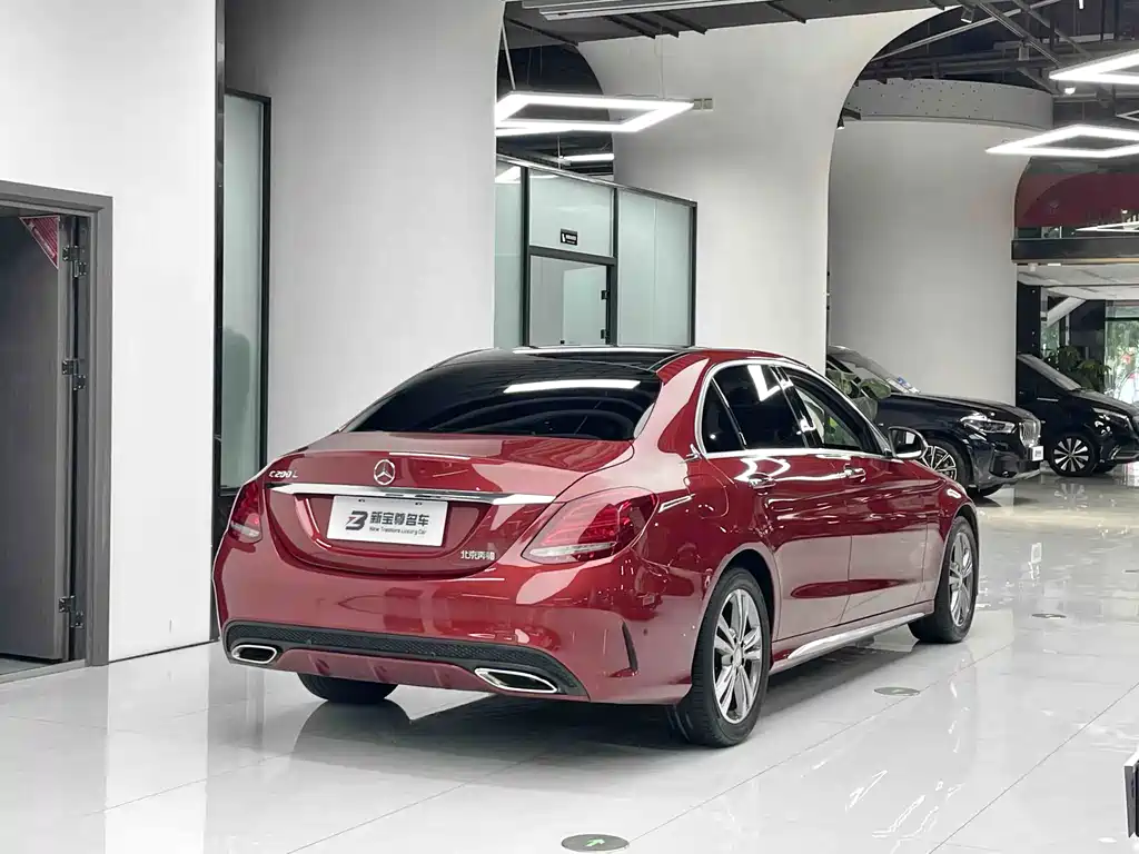 Mercedes-Benz C-Class — миниатюра 11