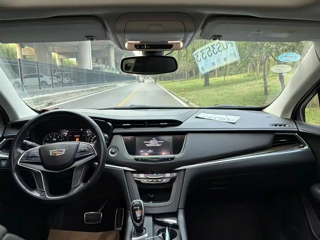 Cadillac XT5 — миниатюра 5