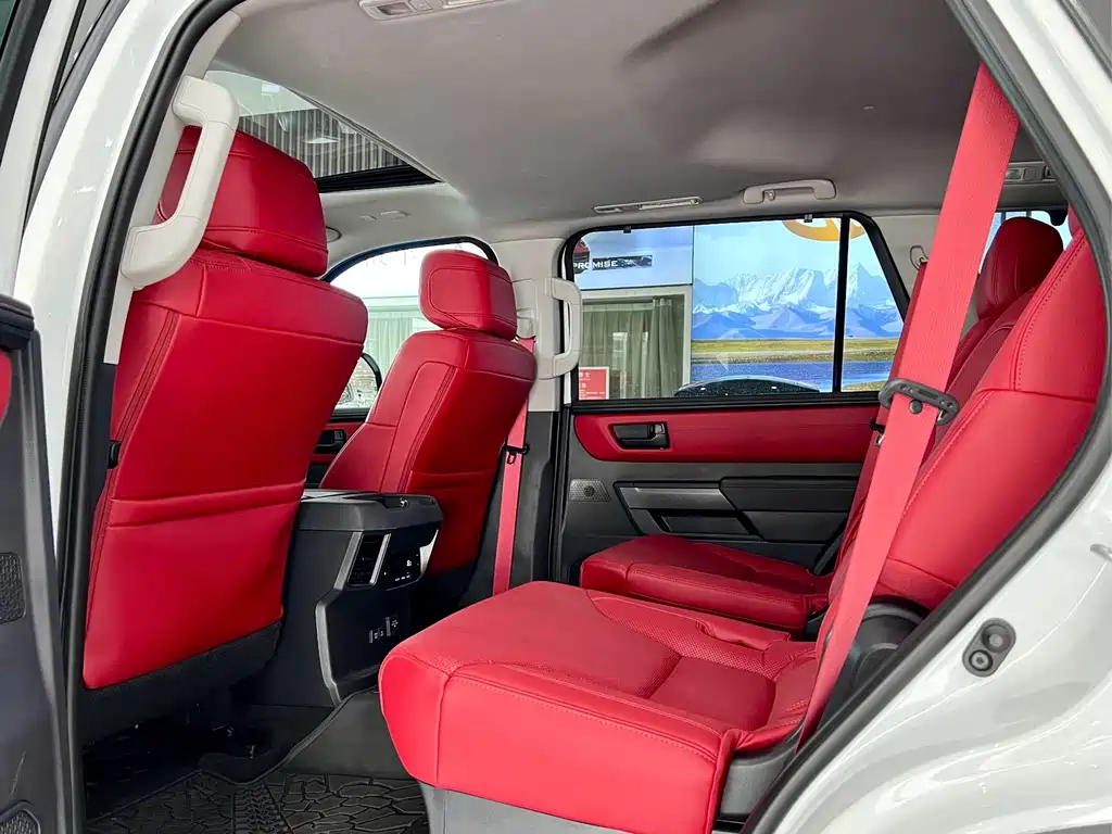 Toyota Sequoia — миниатюра 10