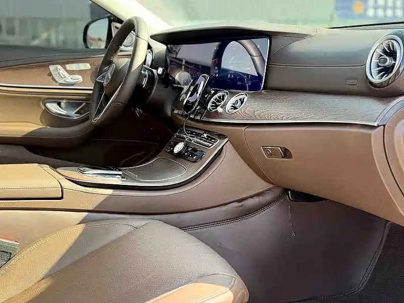 Mercedes-Benz E-Class — миниатюра 12