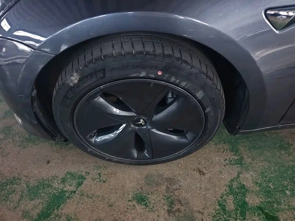 Tesla Model 3 — миниатюра 23