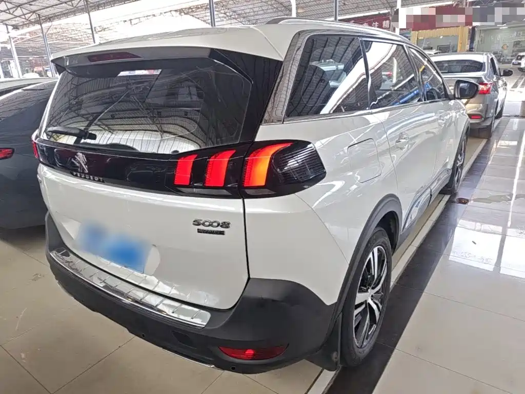 Peugeot 5008 — миниатюра 7