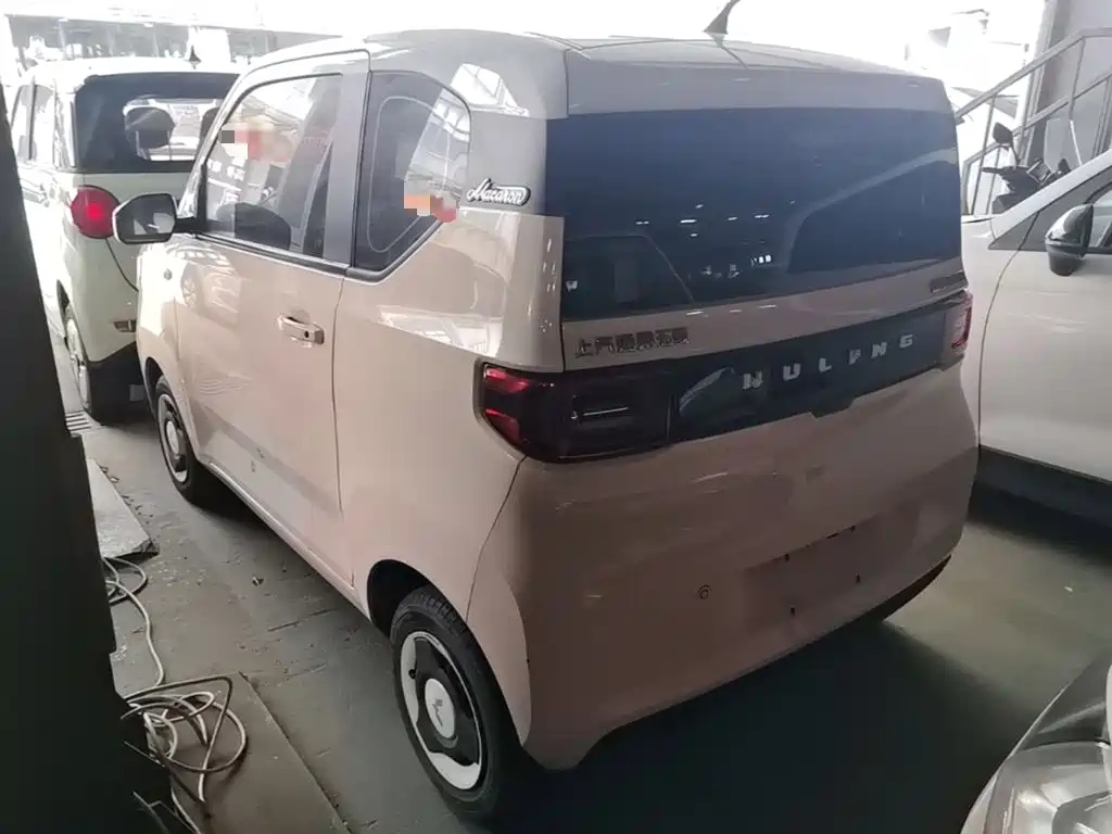 Wuling MINIEV — миниатюра 5