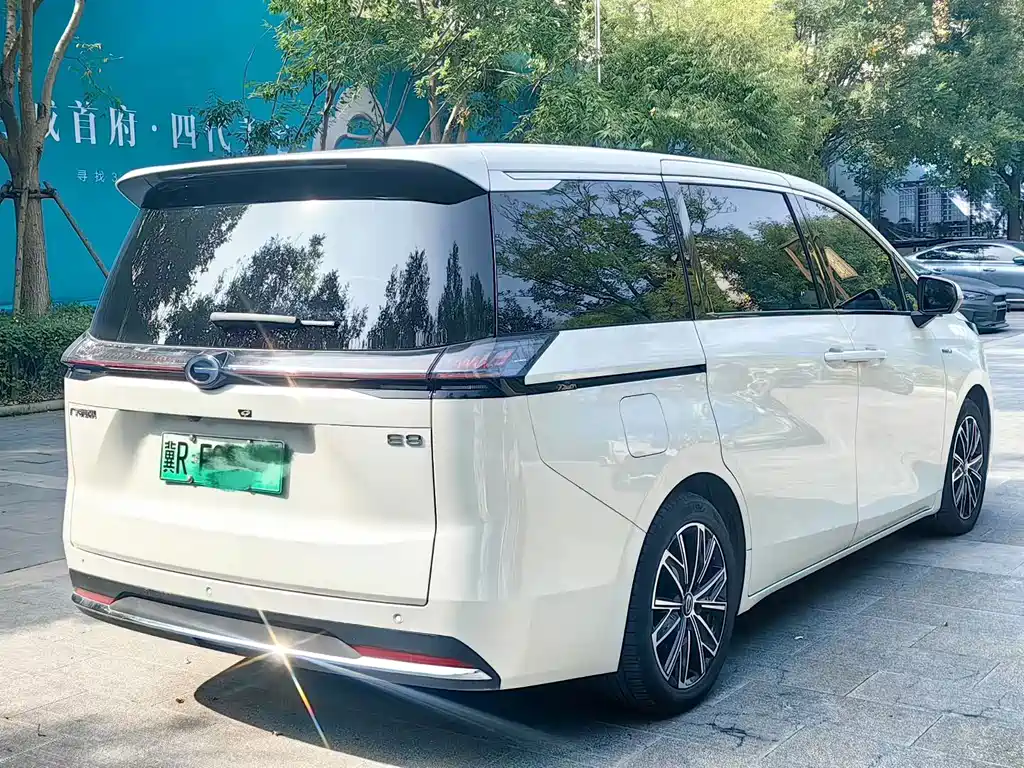 GAC Motor Trumpchi E8 PHEV — миниатюра 6