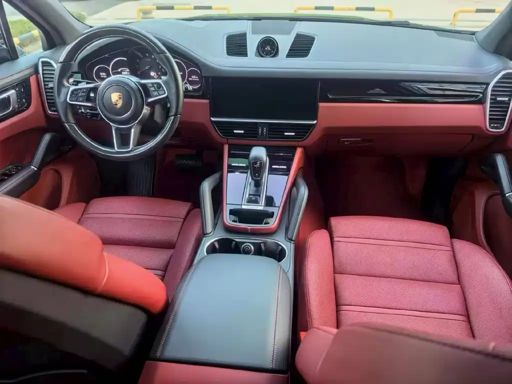 Porsche Cayenne — миниатюра 6