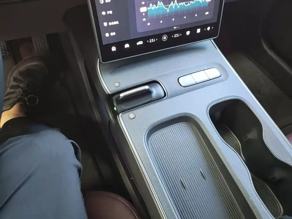 NIO ET5T — миниатюра 14