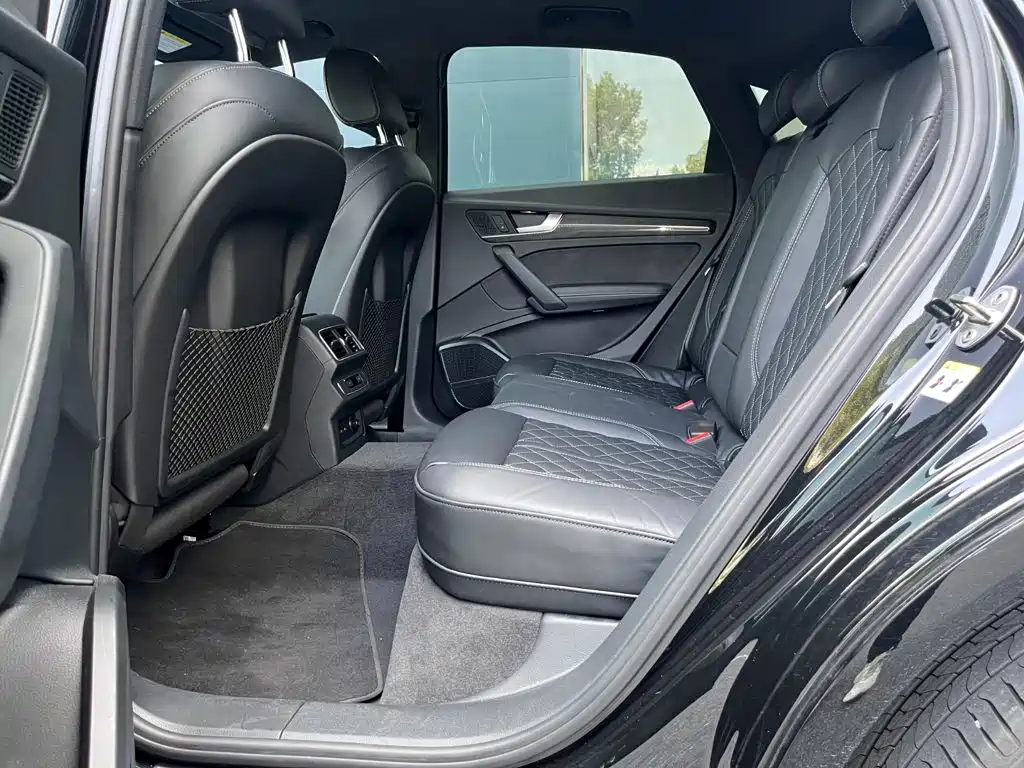 Audi Q5L Sportback — миниатюра 8