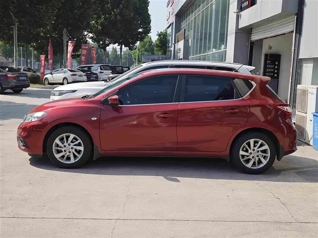 Nissan Tiida — миниатюра 3