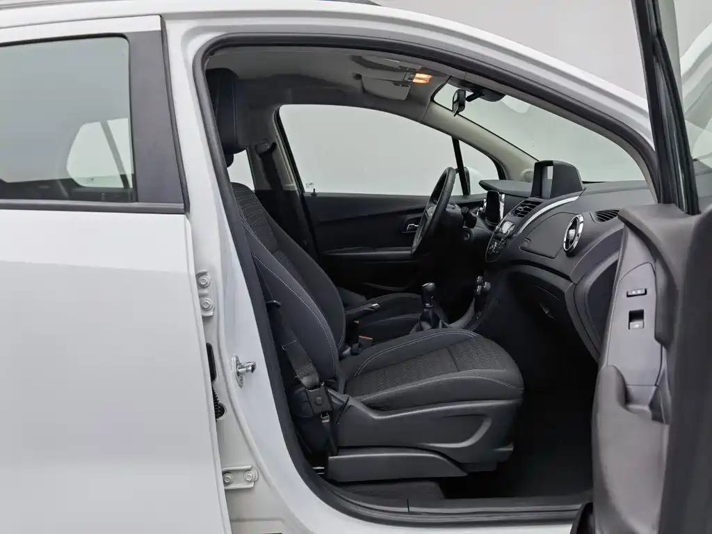 Chevrolet Trax — миниатюра 23