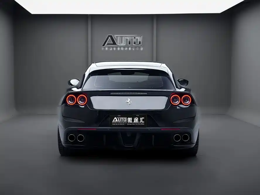 Ferrari GTC4Lusso 2017 3.9T V8