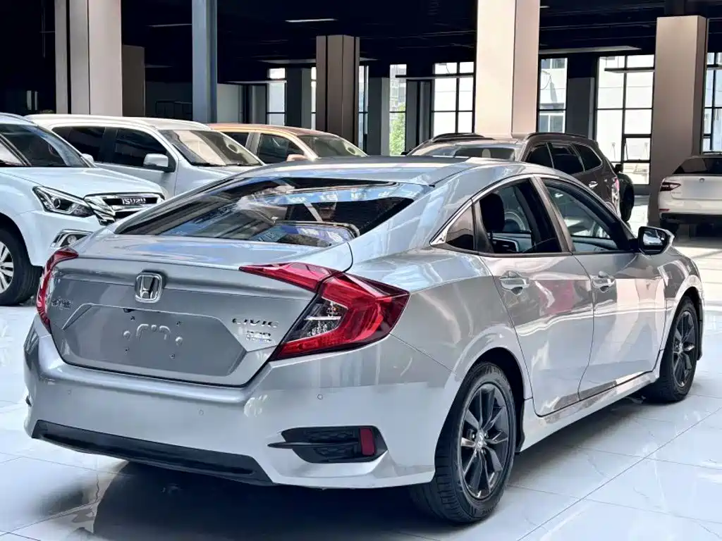Honda Civic — миниатюра 7