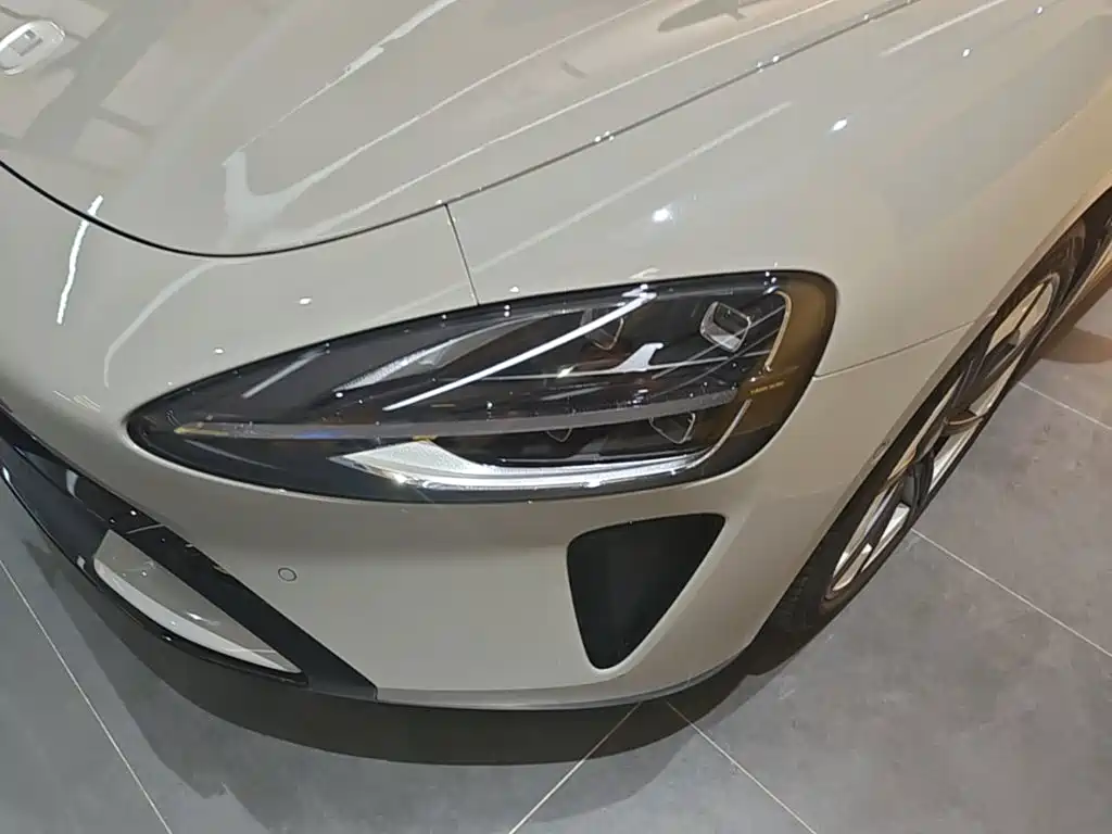 Xiaomi SU7 — миниатюра 24