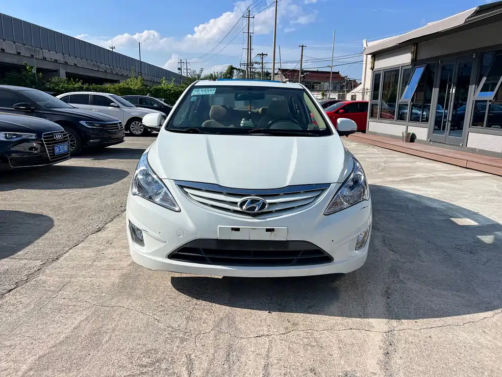 Hyundai Verna — миниатюра 2