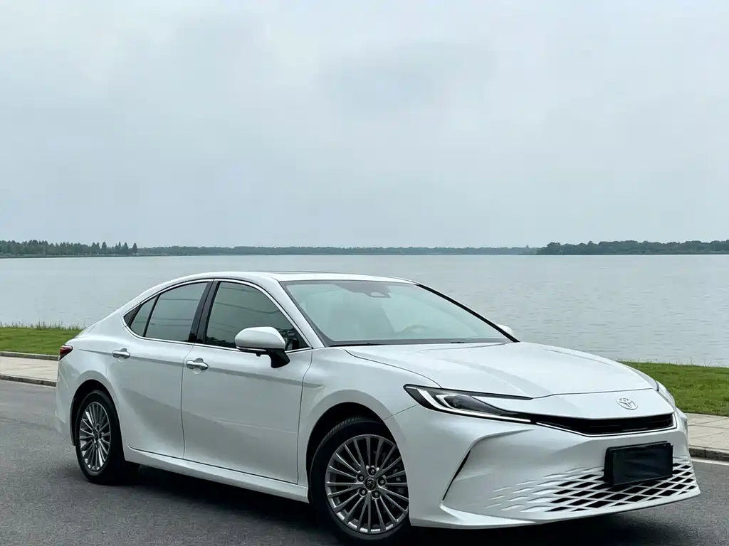Заказать Toyota Camry 2026 года за 3 567 964 ₽  из Китая