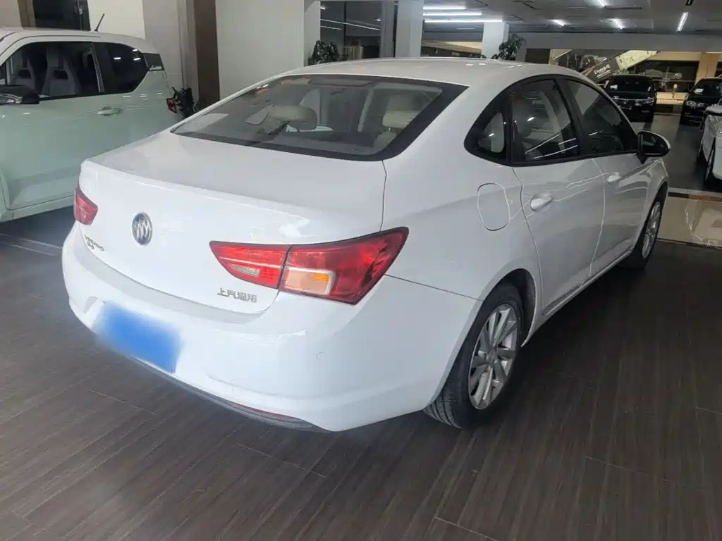 Buick Verano — миниатюра 7