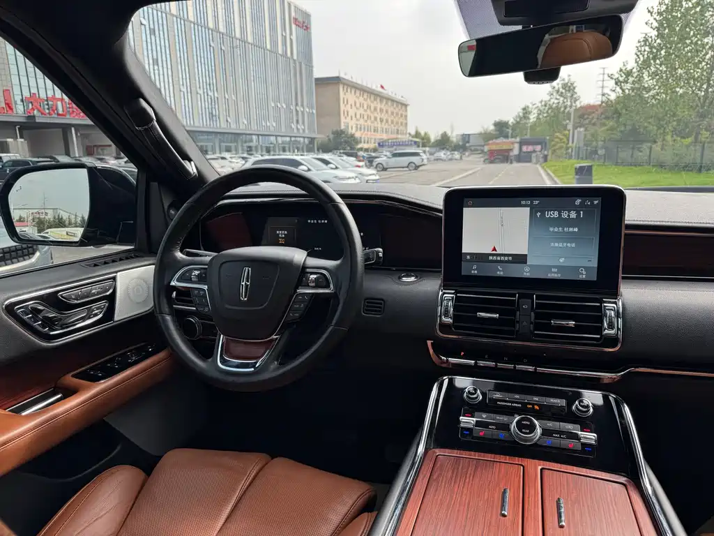 Lincoln Navigator — миниатюра 17