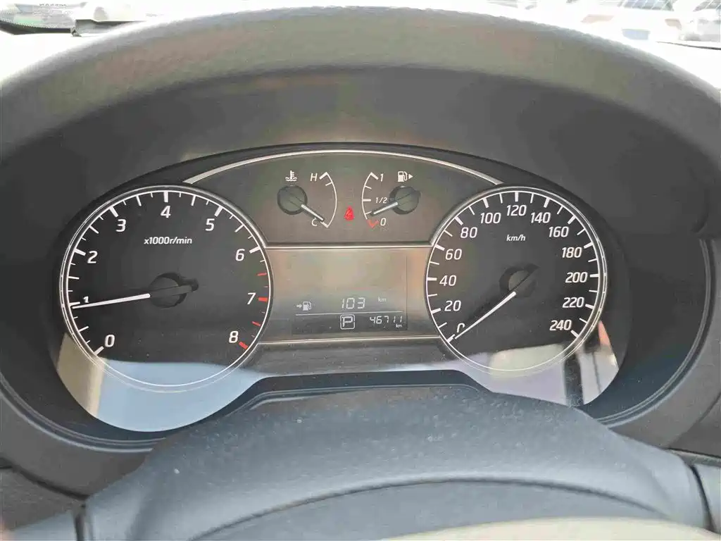 Nissan Tiida — миниатюра 7