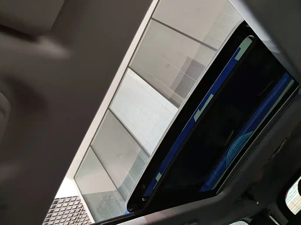 Peugeot 5008 — миниатюра 18