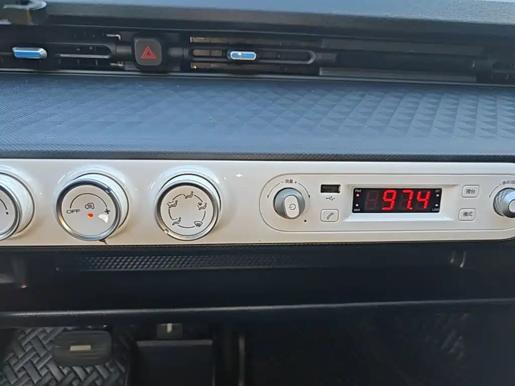 Wuling MINIEV — миниатюра 13
