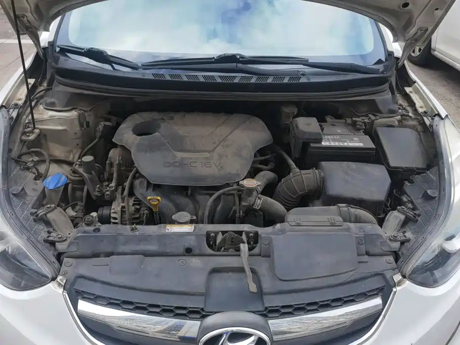 Hyundai Elantra Langdong — миниатюра 10