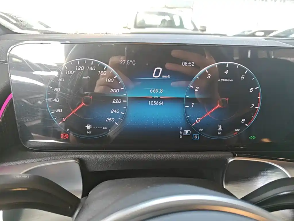 Mercedes-Benz GLB — миниатюра 12