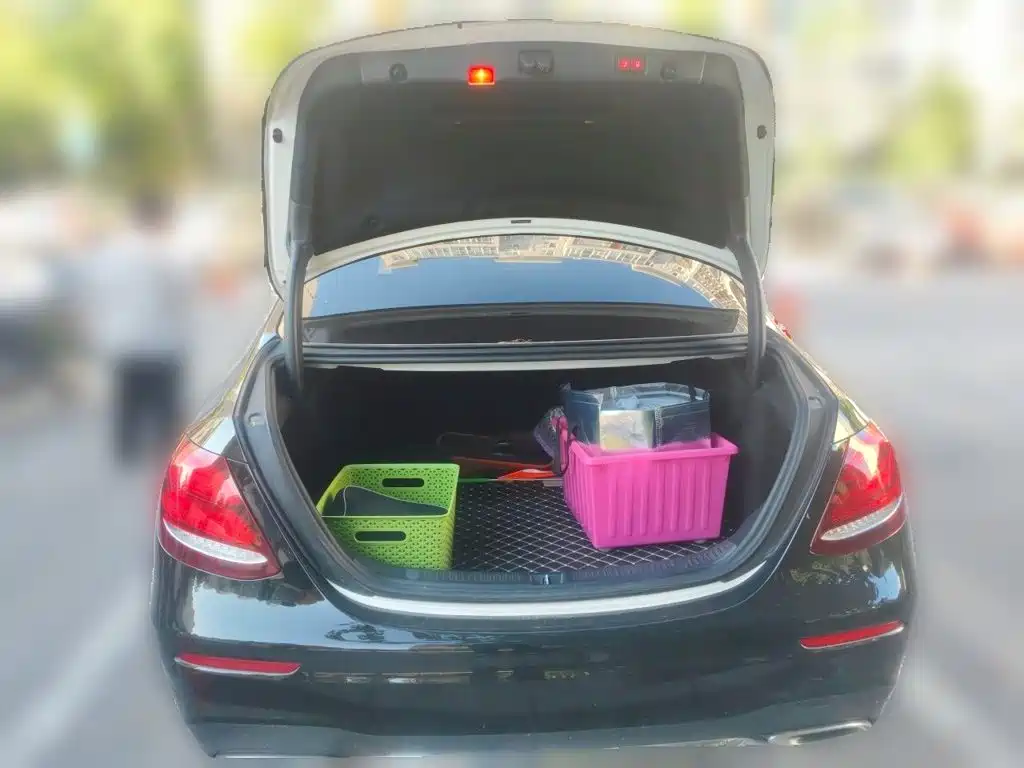 Mercedes-Benz E-Class — миниатюра 15