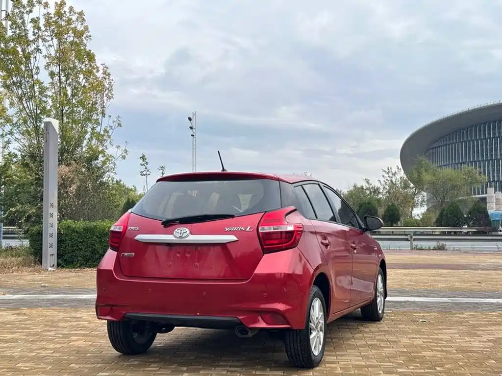 Toyota Yaris L — миниатюра 4