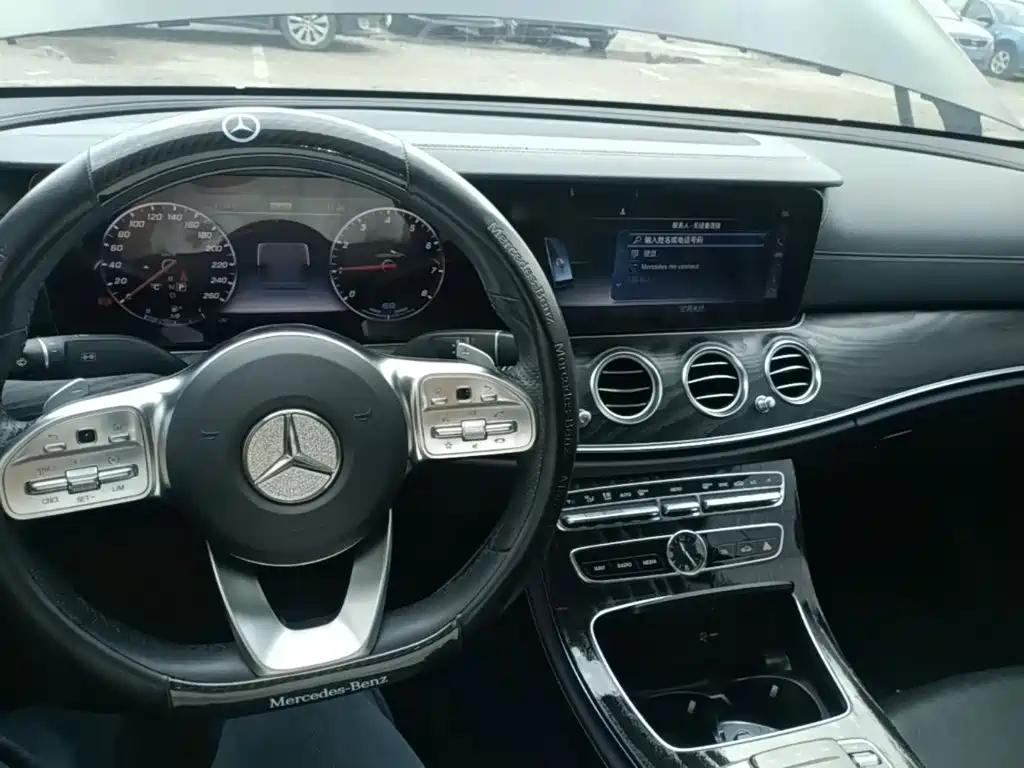 Mercedes-Benz E-Class — миниатюра 10