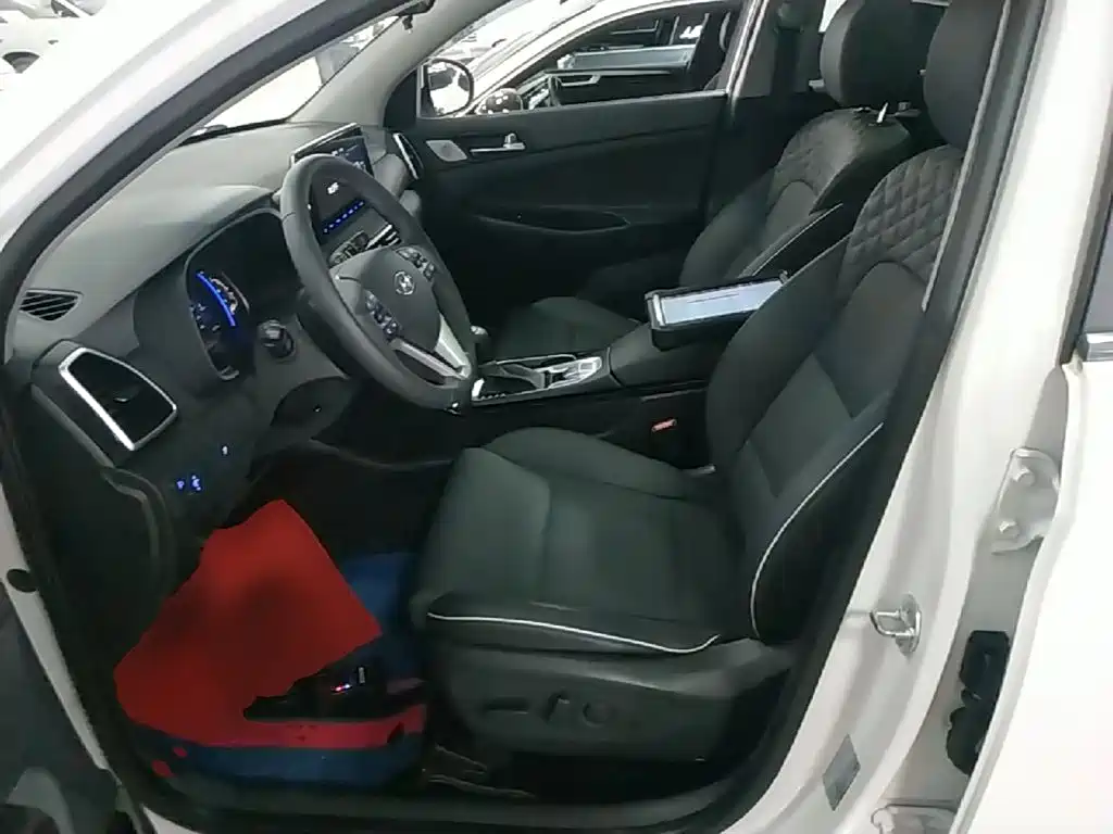 Hyundai Tucson — миниатюра 15