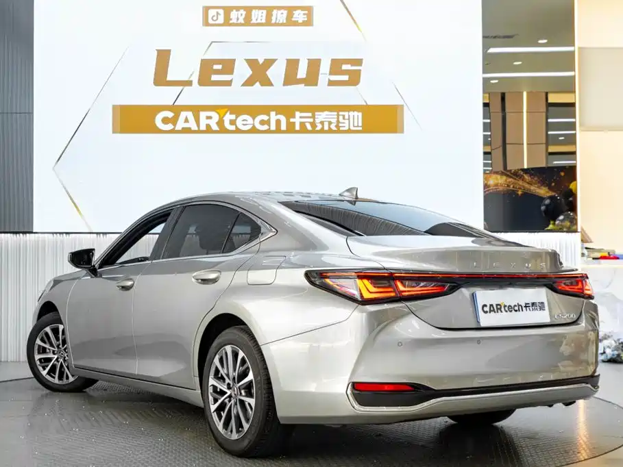 Lexus ES — миниатюра 6
