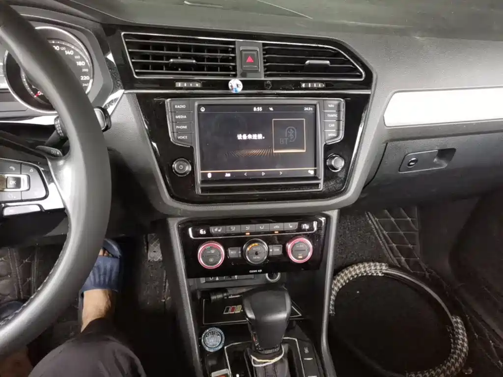 Volkswagen Tiguan L — миниатюра 13