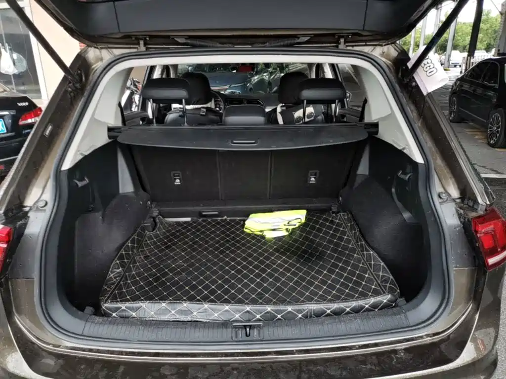 Volkswagen Tiguan L — миниатюра 19