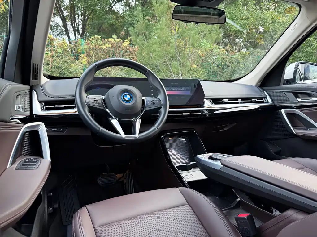 BMW iX1 — миниатюра 14